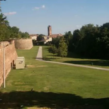 Il Soppalco Sul Cortile. Monolocale Centrale. アパート